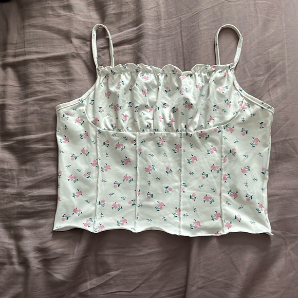 Ruffled crop top with floral designs - Picture 1 of 3